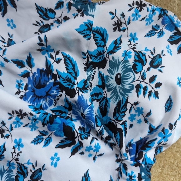 Cupshe bikini bathing suit size Medium - Picture 3 of 8